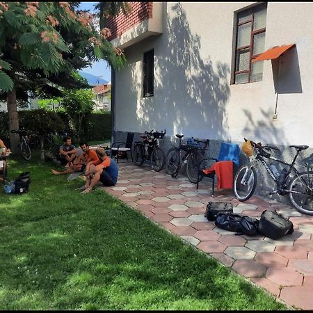 Bus Station Hostel Peć Eksteriør billede