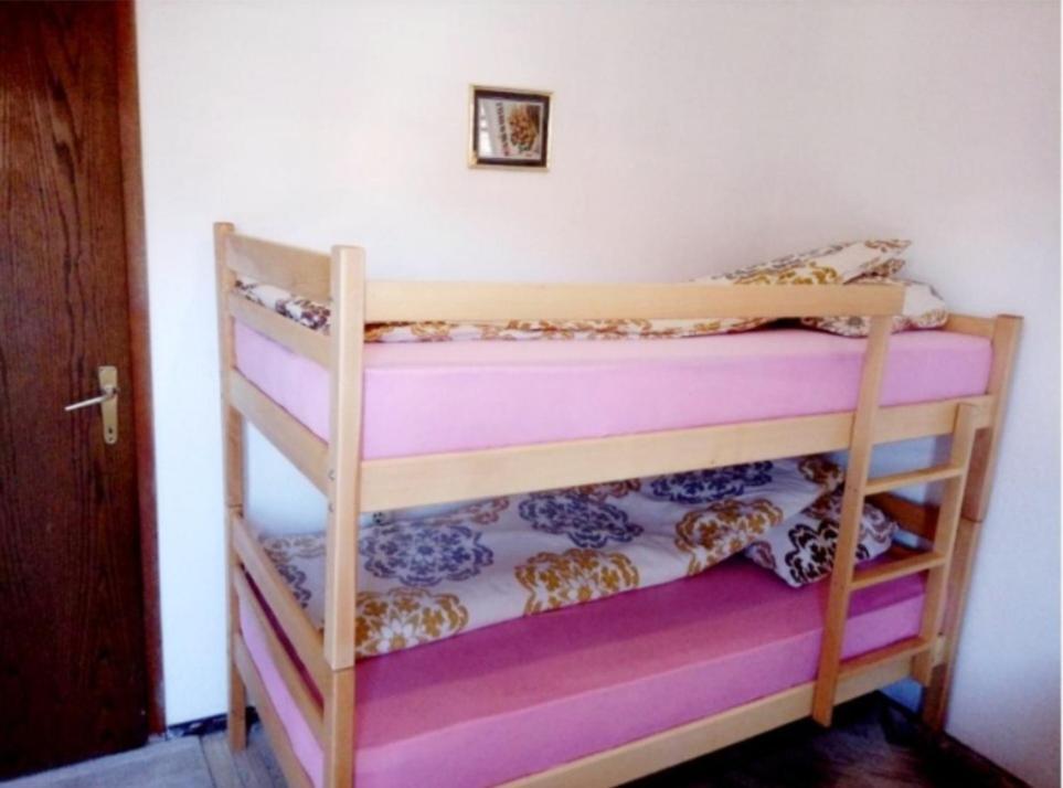 Bus Station Hostel Peć Eksteriør billede
