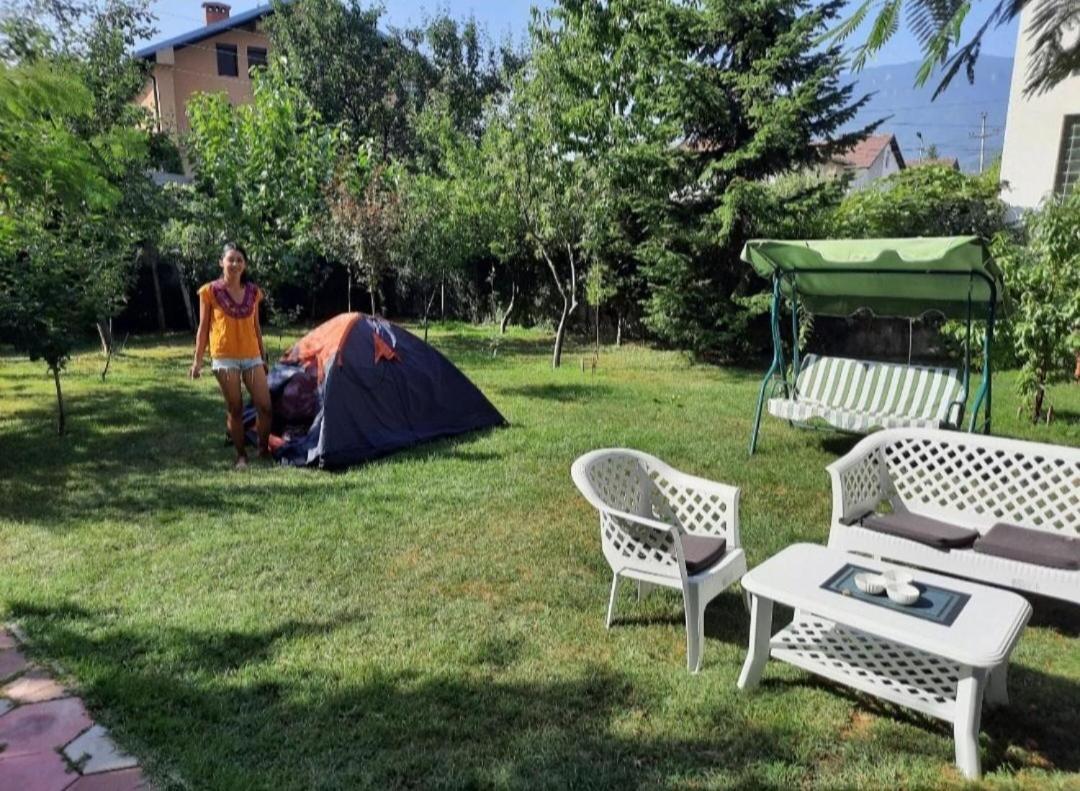 Bus Station Hostel Peć Eksteriør billede